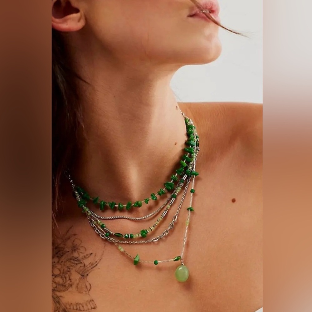Free People Aurelia Layered Necklace in Jade Green NWT - Picture 7 of 8